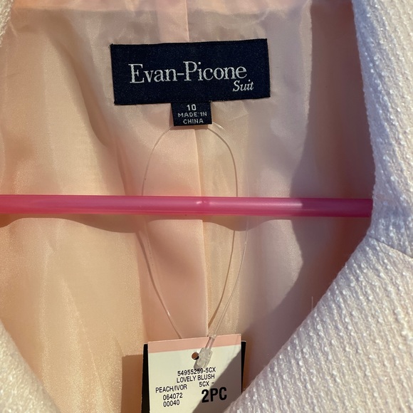 Full suit with blazer and pencil skirt - Picture 2 of 8